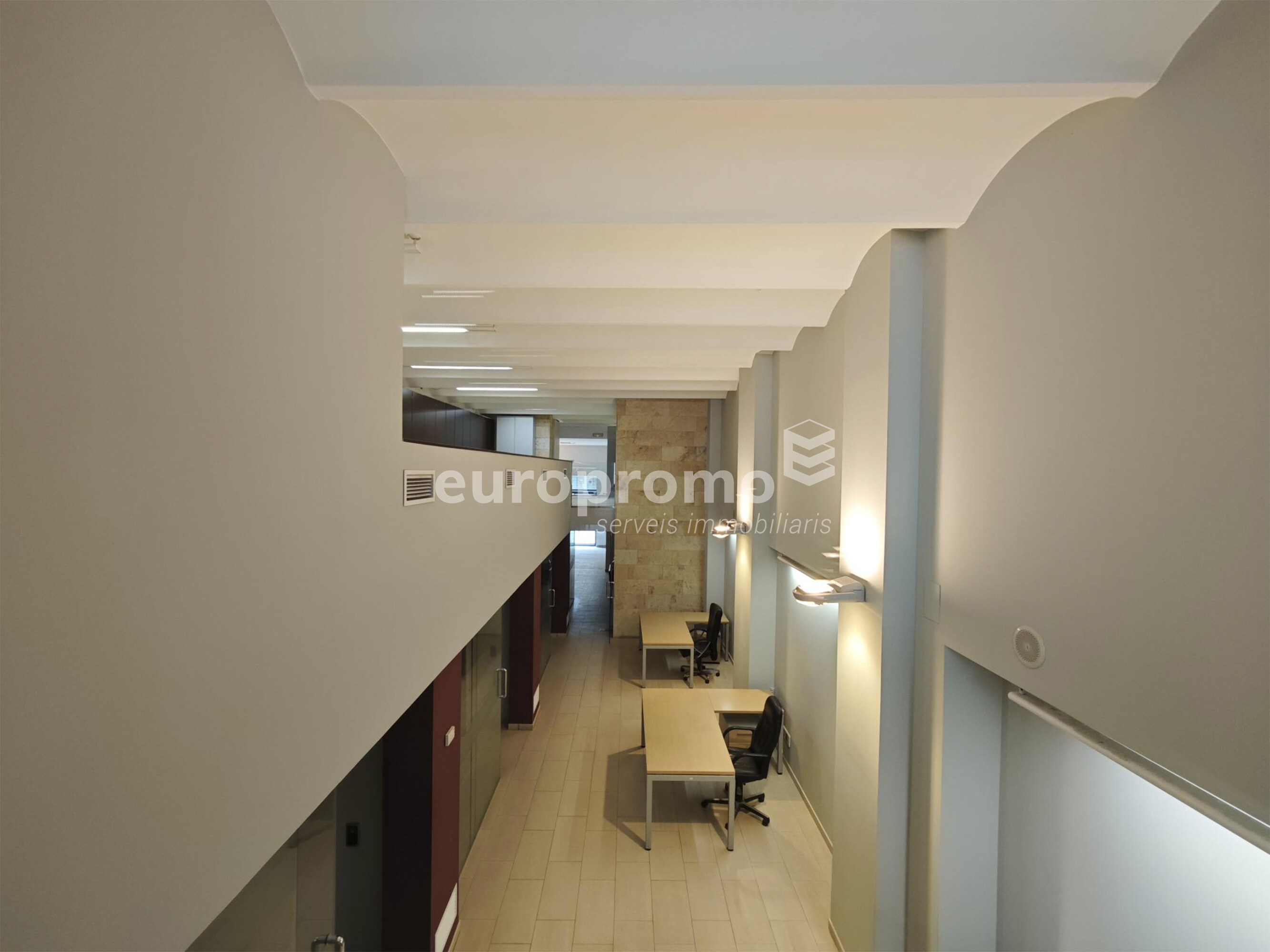 Local de 400m2 situat al centre de Girona!